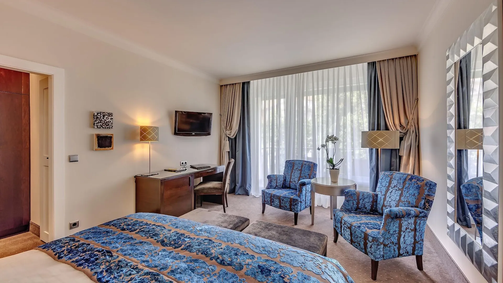 Bernstein Hotel Villa Kastania Βερολίνο 4*,