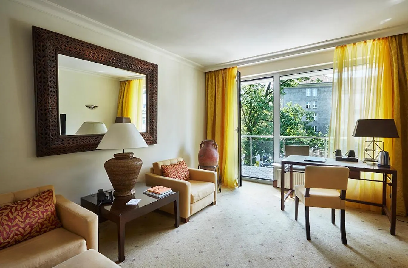 Bernstein Hotel Villa Kastania Βερολίνο