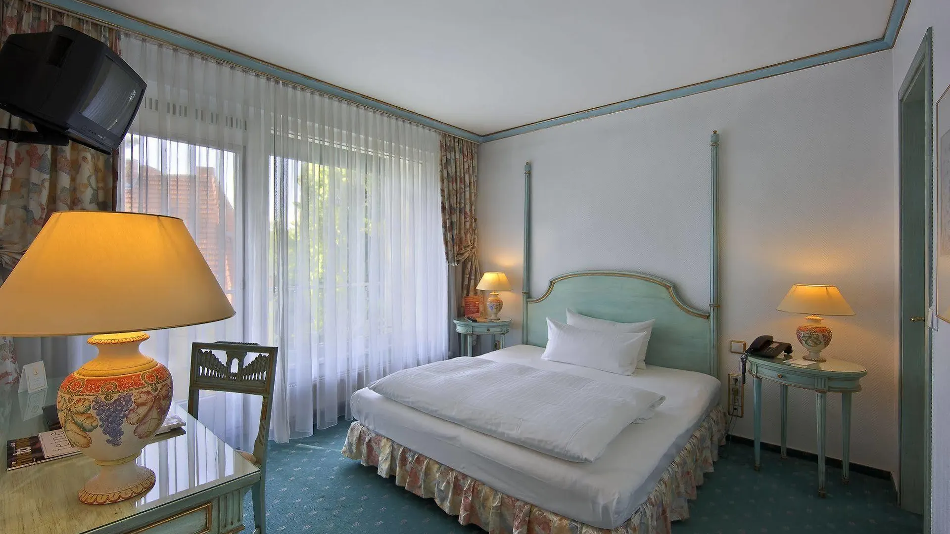 Bernstein Hotel Villa Kastania Βερολίνο