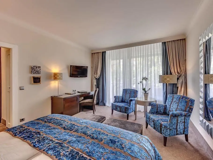 ברלין Bernstein Hotel Villa Kastania 4*,  גרמניה